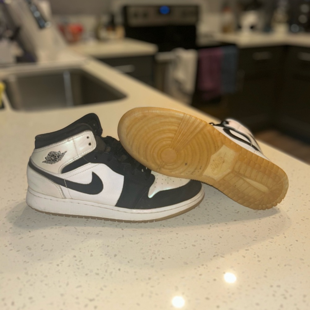 Jordan 1 Mid ‘Diamond’